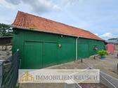 Großer Schuppen-Garage mit Carport - 