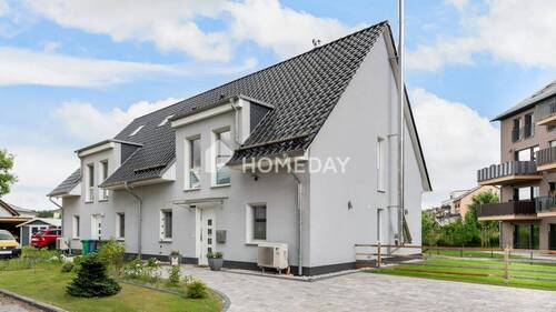 Außenansicht 2 - 5 Zimmer Doppelhaushälfte in Bestensee