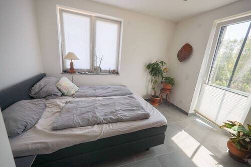 9bb23310-1be1-4dbd-ba08-68367fa418de - 