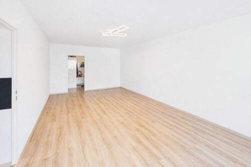 Wohnzimmer - 4 Zimmer Etagenwohnung zum Kaufen in Bergheim