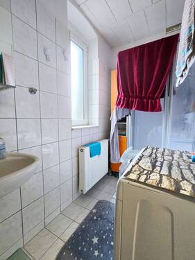 Badezimmer - Etagenwohnung mit 63,70 m² in Köthen (Anhalt) zur Miete