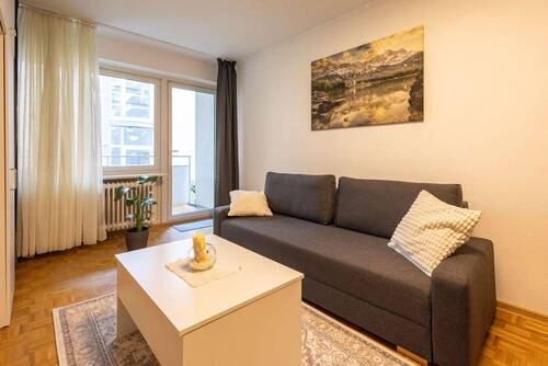 Bild 1 - Modern möbliertes, helles 1-Zimmer-Apartment - saniert & komplett ausgestattet