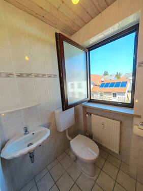 Auch hier ist das WC in einem separaten Raum (1.OG) - 