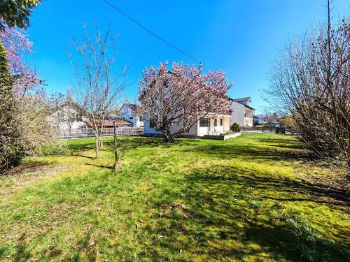 Blick Süd/Ost - 4 Zimmer Mehrfamilienhaus, Wohnhaus in Igling