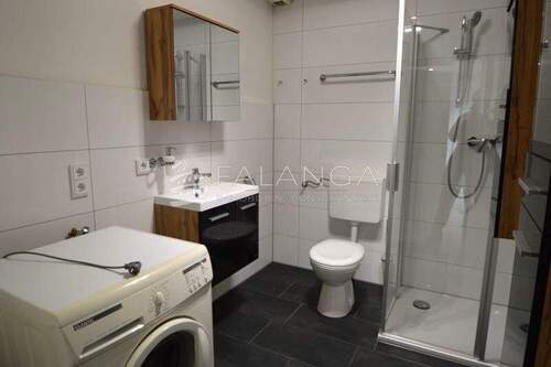 Badezimmer mit Dusche 1 - 