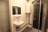 Bad mit Dusche 2 - 