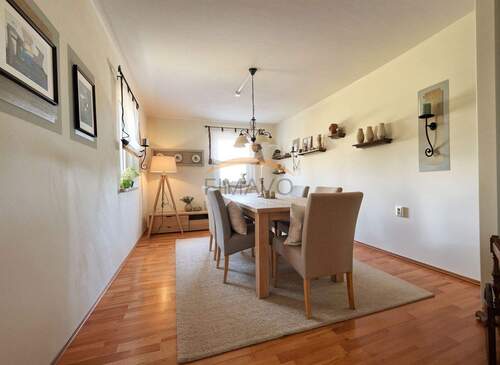 Esszimmer - (KI generiert) - 