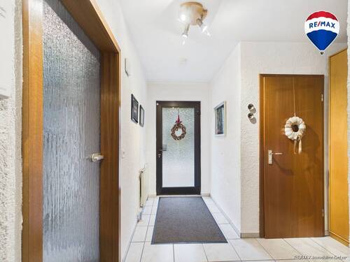 Eingangsflur - 4 Zimmer Reihenmittelhaus zum Kaufen in Markgröningen