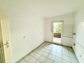 Großzügige Küche mit Zugang zur Loggia 2 - 