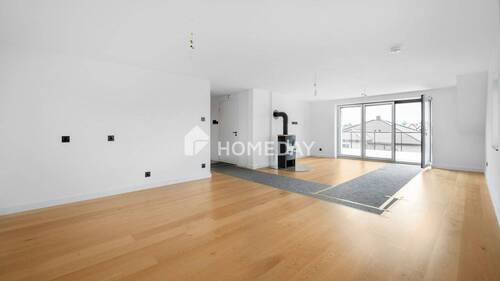 Wohnzimmer 1 - 4 Zimmer Etagenwohnung zum Kaufen in Radeberg-Großerkmannsdorf