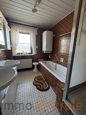 D7421265-3AA6-41F8-B84B-4FE2953C4785_1_102_o - 