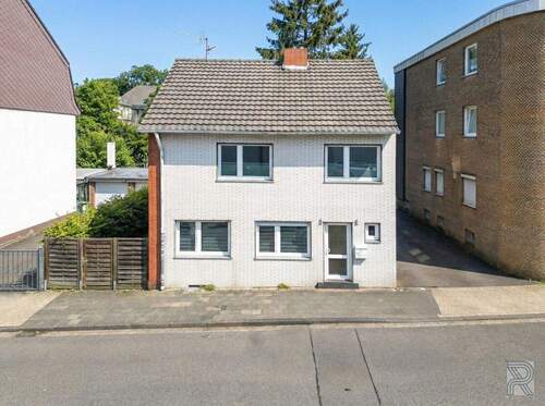 Der Blick auf Ihr Eigenheim - Reserviert: Freistehendes Einfamilienhaus mit Garten