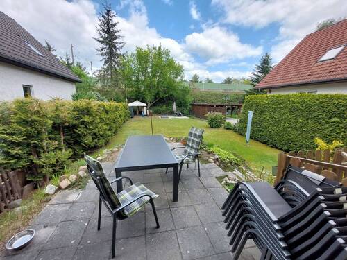Blick auf 2 Terrassen im Garten - Alleinauftrag in Weststaaken: Gepflegte, verkehrsgünstige 5 Zimmer in ruhiger Seitenstraße. Kelleraußentreppe ! .