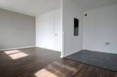 Wohnzimmer mit Küchennische - 1 Zimmer Etagenwohnung in Halle (Saale)