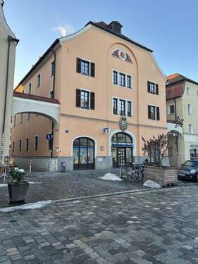 Außenansicht - 2 Zimmer Etagenwohnung zur Miete in Regensburg