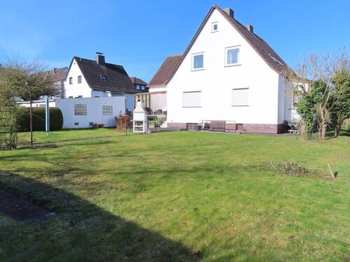 Aussenansicht mit Garten - 