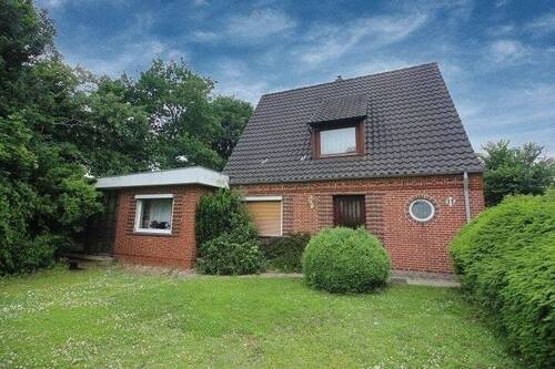 EFH Hauptstr. 17 - Mehrfamilienhaus, Wohnhaus mit 219,00 m² in Süderlügum zum Kaufen