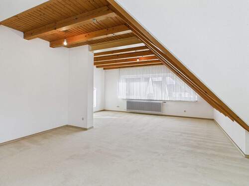 DG Wohn- und Esszimmer - 1 Zimmer Mehrfamilienhaus, Wohnhaus in Fellbach
