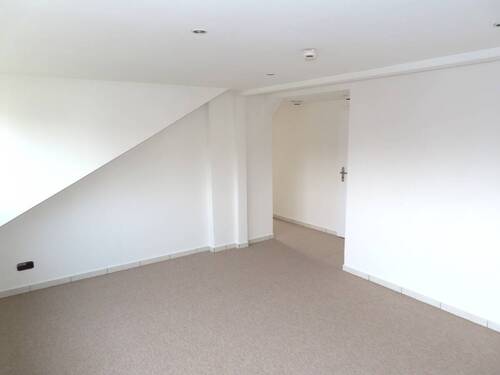 Zimmer 1 - 3 Zimmer Etagenwohnung zur Miete in Niestetal