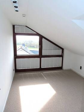 Zimmer 2 - 3 Zimmer Etagenwohnung in Niestetal