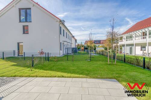 Blick auf die Terrasse und den Garten - 