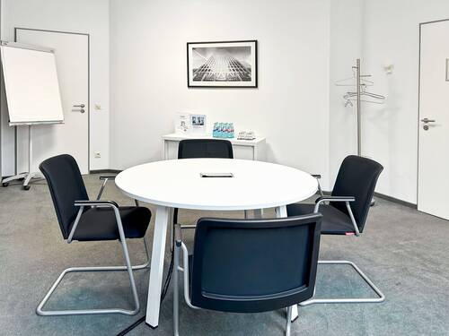 HQ_FRANKFURT, Neu-Isenburg_Germany_Centre 2799_Mee - 