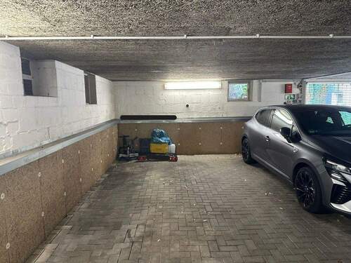 privater Tiefgaragenstellplatz - 