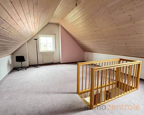 C06F5E65-816C-42D9-8D7B-B30A4EC72236_1_201_a - 