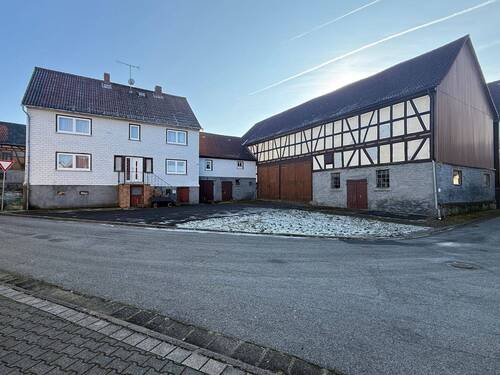 Außenansicht - Groszügiges Bauernhaus in ruhiger Dorflage mit viel Potenzial zur Verwirklichung