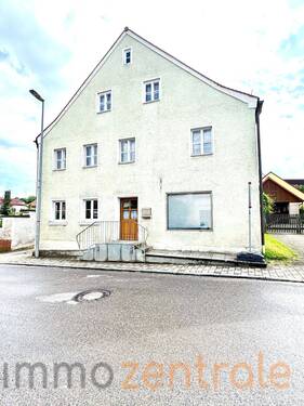 17811F41-CFC3-44D7-801E-F64CCE104969_1_201_a - 7 Zimmer Einfamilienhaus zum Kaufen in Nennslingen
