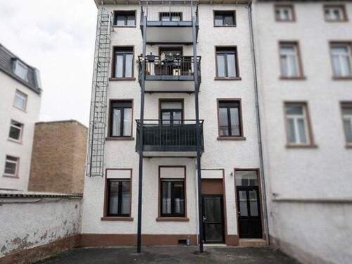 Hausansicht - 3 Zimmer Etagenwohnung zum Kaufen in Frankfurt