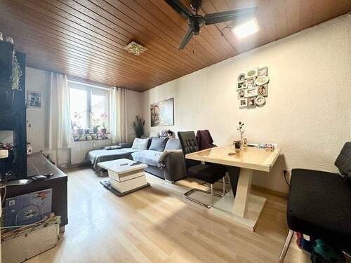 Wohnzimmer - Etagenwohnung mit 58,00 m&sup2; in Frankfurt zum Kaufen