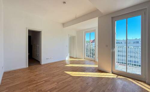 Wohnbereich - 2 Zimmer Etagenwohnung zum Kaufen in Berlin