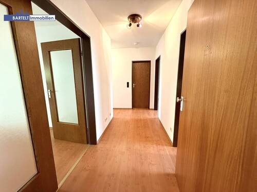 Eingang Flur - 3 Zimmer Etagenwohnung in Laatzen