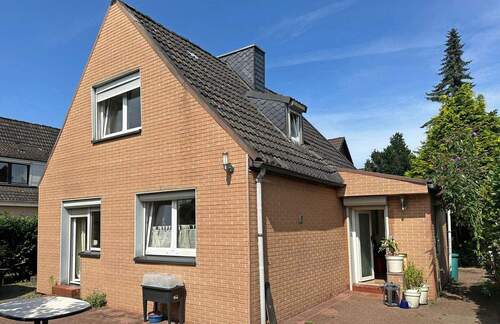 Hausansicht - 4 Zimmer Einfamilienhaus zum Kaufen in Hamburg