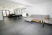 Wohn-Essbereich - 4 Zimmer Mehrfamilienhaus, Wohnhaus zum Kaufen in Mering