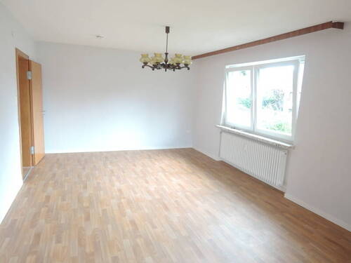Wohn-/Esszimmer - 