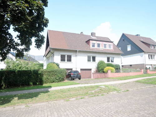 Hausansicht - Helle, geräumige Erdgeschosswohnung mit Gartennutzung in ruhiger Wohnlage am unteren Wieter