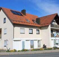 GEMÜTLICH UND FUNKTIONELL: 3-Zimmer-Wohnung im kleinem Mehrfamilienhaus - Seubersdorf in der Oberpfalz