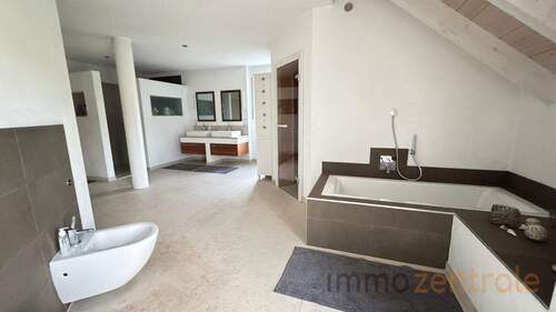 WhatsApp Image 2025-10-10 at 10.41.21 - 