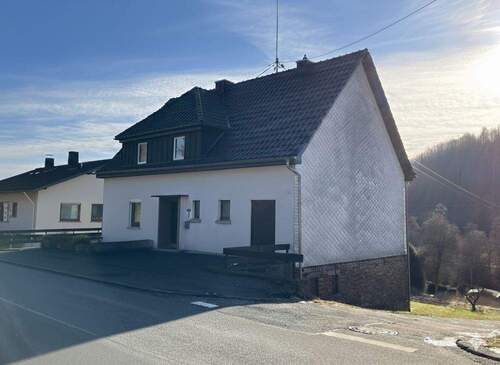 Straßenansicht - 6 Zimmer Einfamilienhaus zum Kaufen in Unnau / Korb