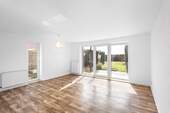 Wohnzimmer - Reihenendhaus mit 102,00 m&sup2; in Niederndodeleben zum Kaufen