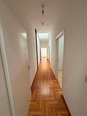 Flur - Etagenwohnung mit 93,70 m² in Berlin zum Kaufen