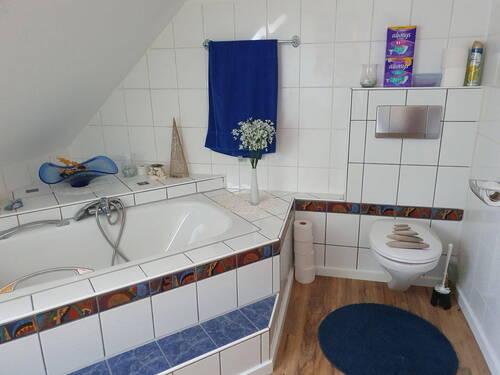 Bad im Dachgeschoß-Bild1 - 
