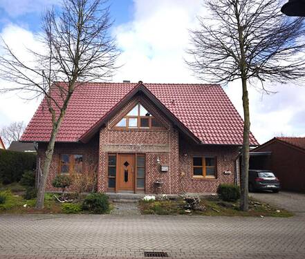 Aussenansicht - Einfamilienhaus LINGENDARME über 170m²++ auf 652m² Grundstück, bezugsfrei, Sauna, Carport. Solide, praktisch, durchdacht und alltagstauglich