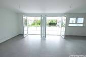 Wohn-Esszimmer mit Zugang zum Balkon - Etagenwohnung mit 98,10 m² in Remseck zum Kaufen