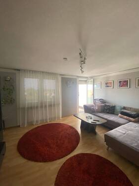 Wohnzimmer - Etagenwohnung in Herzogenaurach zum Kaufen