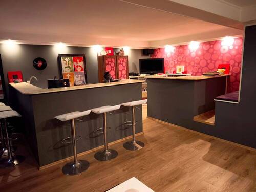 Keller, Partyraum mit Theke - 