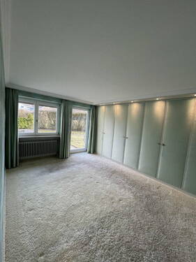 Schlafzimmer EG - 1 Zimmer Mehrfamilienhaus, Wohnhaus zum Kaufen in Neuburg am Inn