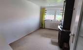 Kinderzimmer / Home-Office - 